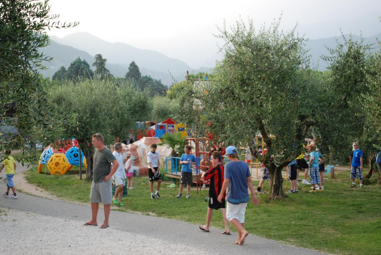 Happy Camp Mobile Homes In Villaggio Turistico Internazionale Eden 圣菲利斯·德尔·贝纳茨 外观 照片